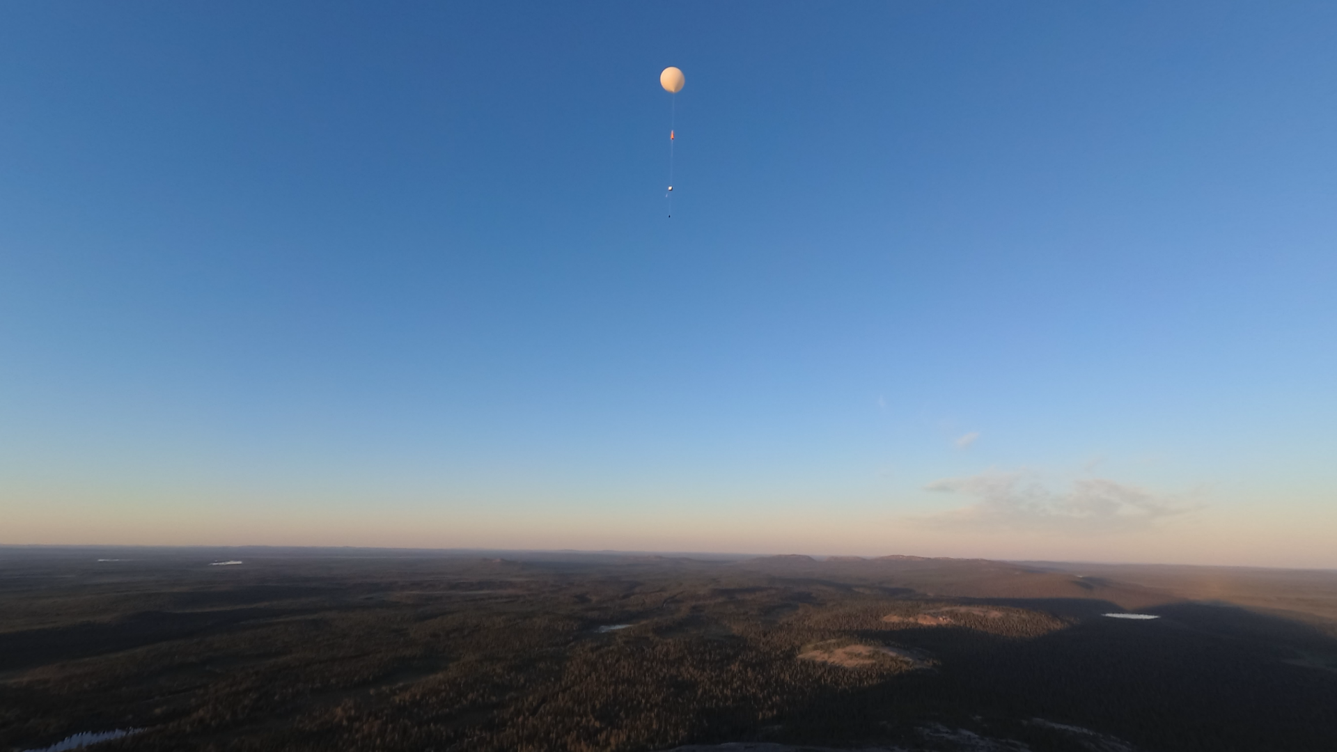 Kitsat raising up to stratosphere